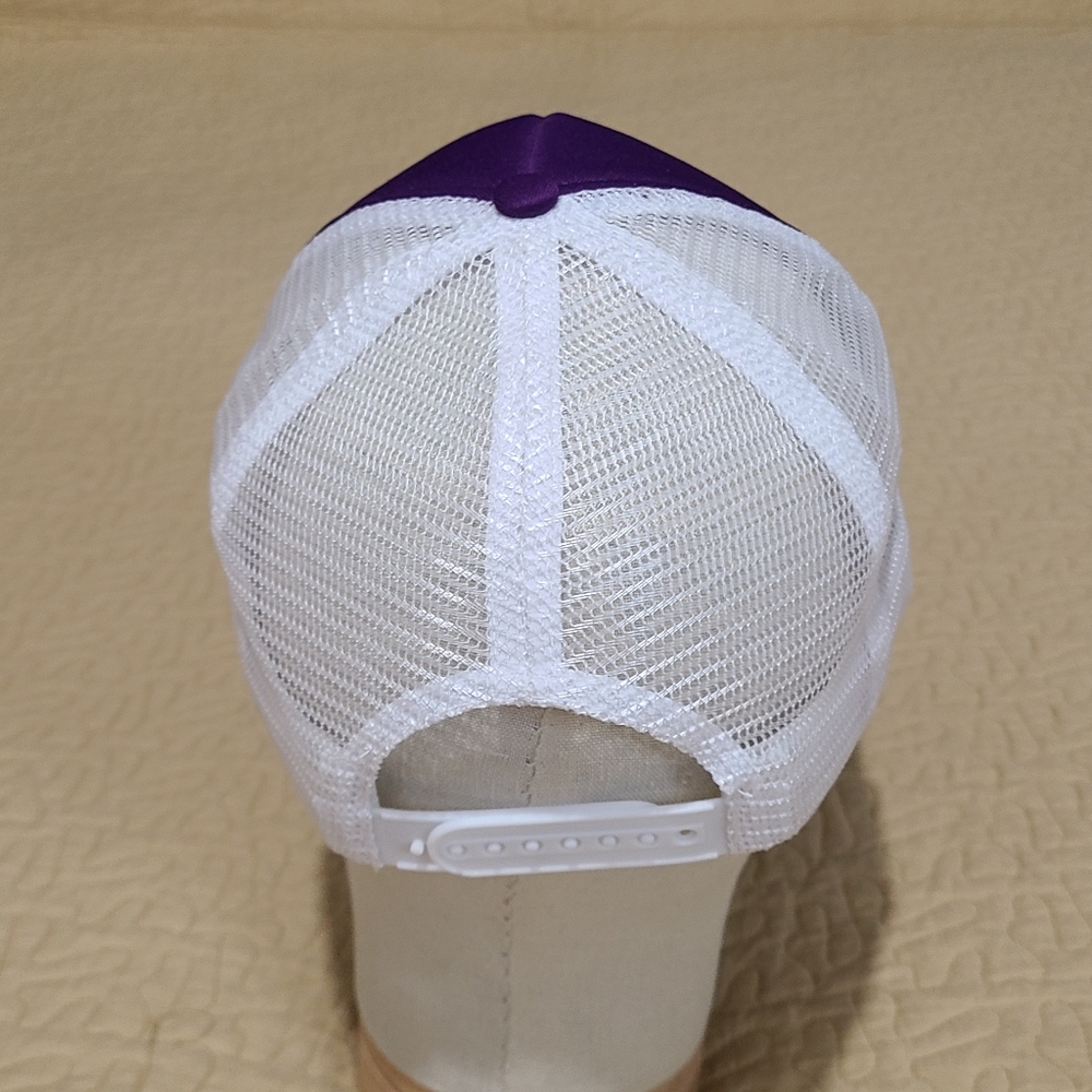 LA Lakers logo trucker hat - Picture 4 of 7